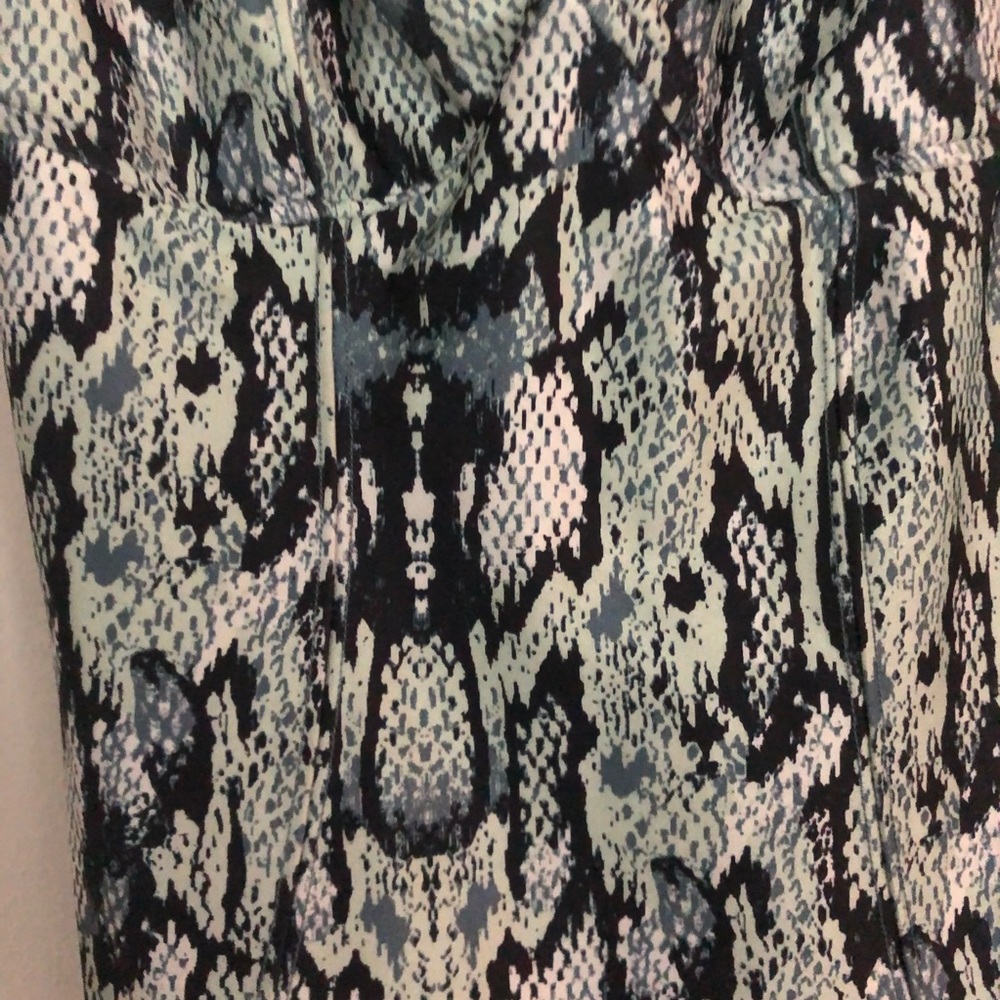 ✨NEW Urban Outfitters Snakeskin Bodysuit - Picture 6 of 13